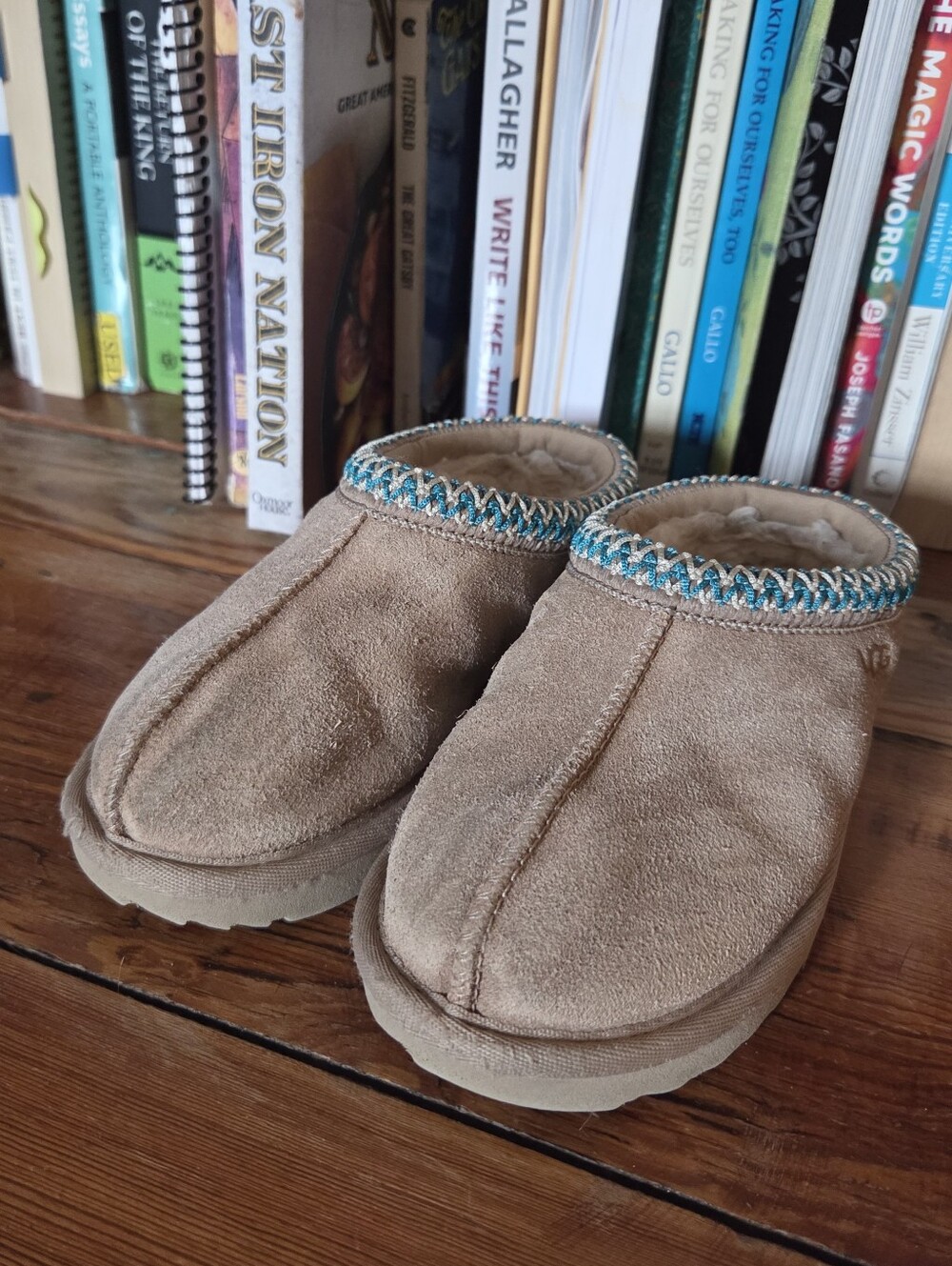 Ugg Girl's Cozy Suede Slippers with Embroidered Trim Size 12